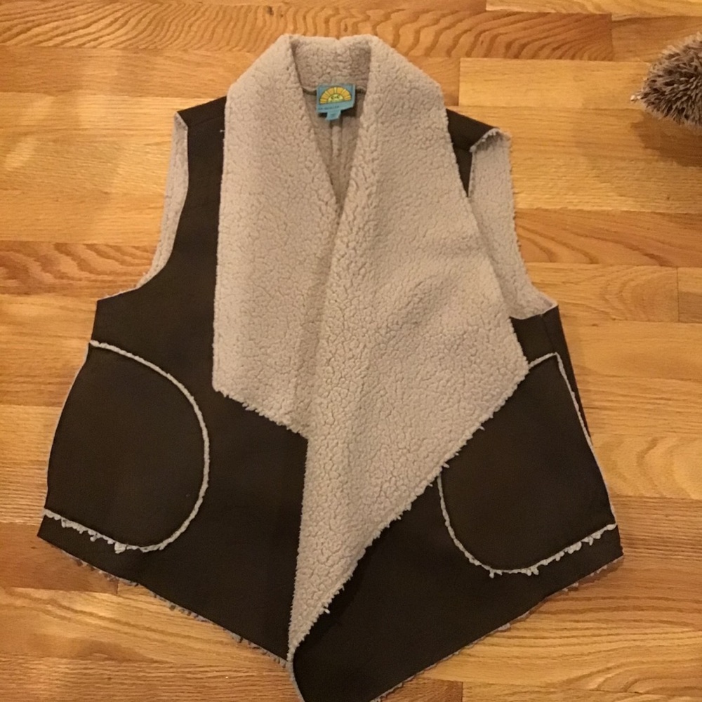 Women’s shearling brown vest